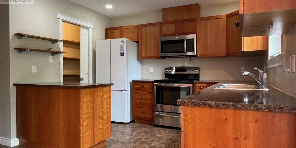 1 3239 APSLEY STREET Terrace Photo 2 1 3239 APSLEY STREET Terrace Photo 2